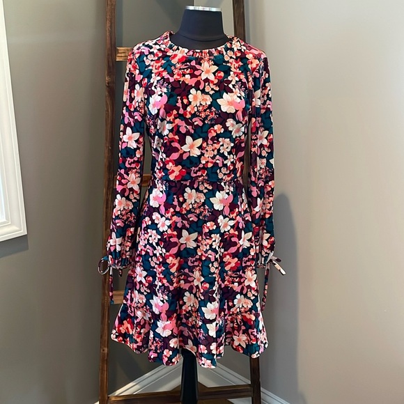 BCBG GENERATION RETRO DRESS - Picture 2 of 15